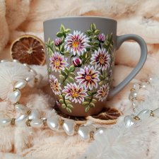 Kwiaty w rozkwicie ręcznie malowany kubek 300 ml.