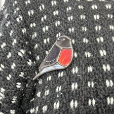 Broszka witrażowa ptak Gil Witraż w stylu Tiffany