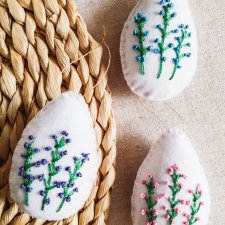 Pisanki z filcu ręcznie haftowane -komplet 3 szt.białe