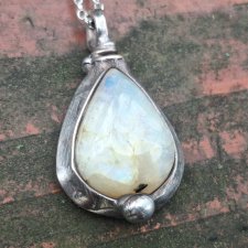 Kamień księżycowy - wisiorek