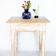 Stolik vintage, odnowiony, bielony, retro