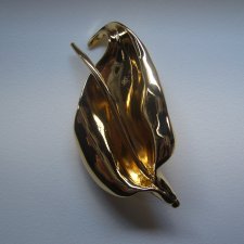 BROSZKA LILIA STAL NIERDZEWNA