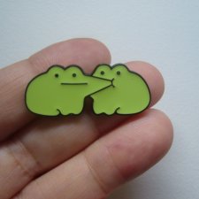 METALOWA EMALIOWANA PIN PRZYPINKA UROCZE ŻABKI