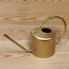 Mosiężna metalowa konewka vintage