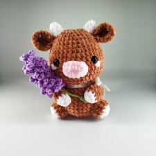 Pluszowa krówka z lawendą w rączkach Handmade - amigurumi