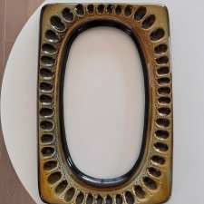 Rama ceramiczna lustra projektu Adama Sadulskiego Mirostowice