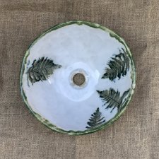 Ceramiczna ręcznie robiona biała umywalka z paprociami