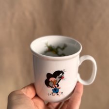 Kubek porcelanowy z Krecikiem w wersji wiosennej