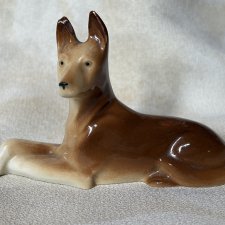 Figurka porcelanowa nie sygnowana urocza do kolekcji