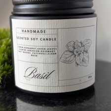 Świeca sojowa o zapachu bazyli.