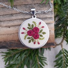 Haftowany medalion - burgundowy