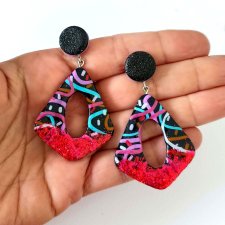 Kolorowe brokatowe geometryczne kolczyki