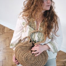 Okrągła torebka szydełkowa z juty – torba boho handmade