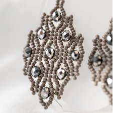 Kolczyki z czeskich koralików na srebrnych biglach