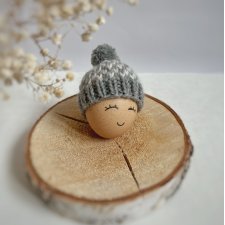 Czapeczka z pomponem na jajka wielkanocne - 1 szt.