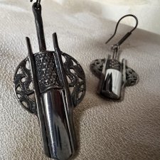 Silver 925 długie efektowne z hematytem srebro oksydowane Punca 925 i sygnatura autora