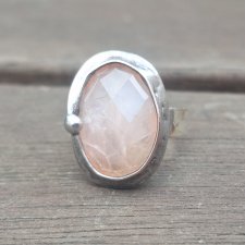 Różowy kwarc - pierścionek regulowany
