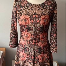 Różowa Sukienka w stylu Vintage w Kwiaty Rozkloszowana M Retro Boho William Morris