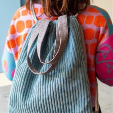 Niebieska torba plecak 2w1 z grubego sztruksu