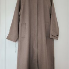 Nowy beżowy płaszcz Pull & Bear