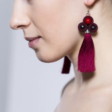kolczyki z frędzlami frędzle frędzelki wiśniowe bordowe długie wiszące wieczorowe eleganckie