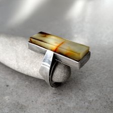 Simple srebrny pierścionek z bursztynem bałtyckim