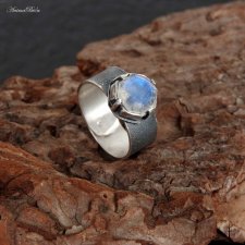 Obrączka srebrna z kamieniem księżycowym regulowana