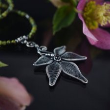 Blooming again - srebrny naszyjnik z motywem roślinnym