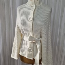 M&S kremowy kardigan wiązany w talii ponczo narzutka one size S/M