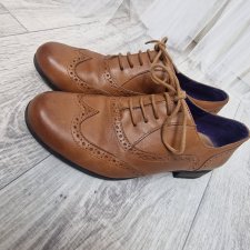 brązowe buty  damskie półbuty marki Clarks, model Hamble Oak w kolorze tan