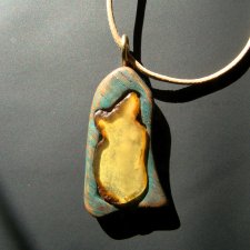 Zawieszka Wisior drewno bursztyn