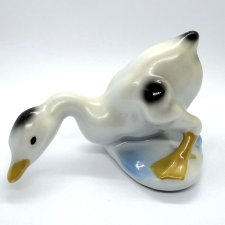 Figurka porcelanowa kaczka gęś vintage Rumunia ARTI lata 70-80 XX wieku gęś pipa Sygnowana