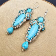 Beżowo-turkusowe kolczyki sutasz z howlitem