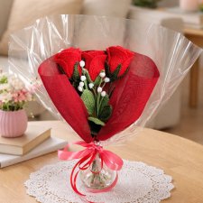 Bukiet 3 szydełkowanych róż – trwały prezent