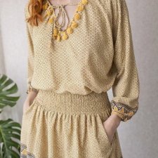 Żółta bluzka tunika boho chwosty letnia lato Hippie