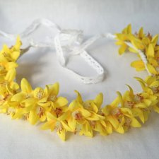 Forsycja w porannym słońcu – żółty wianek komunijny, wiosenny wianek z forsycji, romantyczny wianek do włosów