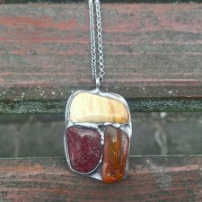 Niepodobny do niczego - wisiorek