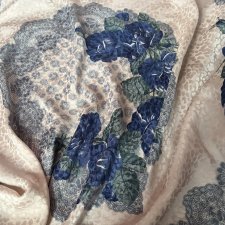 Silk scarf made in Italy 100 % jedwab elegancka chusta  wysoka jakość jedwabiu