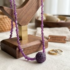 Naszyjnik Boho z Fioletowych Koralików Szklanych - Zapięcie Makrama