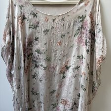 Made in Italy romantyczny nietoperz  zwiewna bluzka 30% setą 70 % viskoza