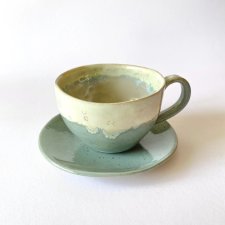 Ceramiczna filiżanka ze spodkiem