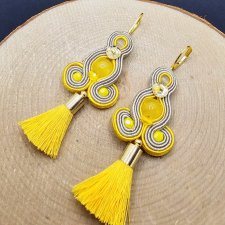 Beżowo-żółte kolczyki sutasz z chwostami