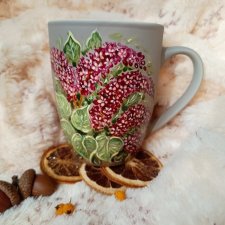 Bzy. Ręcznie malowany kubek 300 ml.