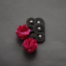 grafitowo-fuksjowe klipsy sutasz z kwiatkiem