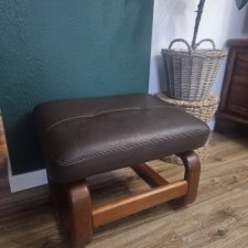 Duński design podnóżek