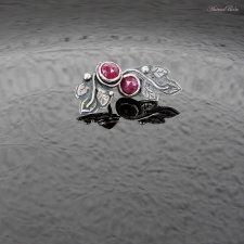 Kolczyki srebrne z rubinami wkrętki listki