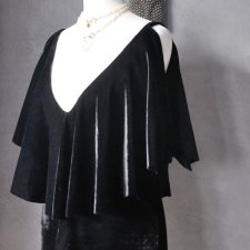 Welurowy gotycki top wieczorowy falbany M L