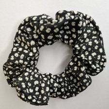 Scrunchie Gumka do Włosów Czarna w Drobne Kwiatki