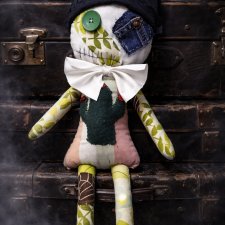 Creepy lalka z walizki