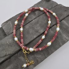 Rodonit i perły w złocie - naszyjnik